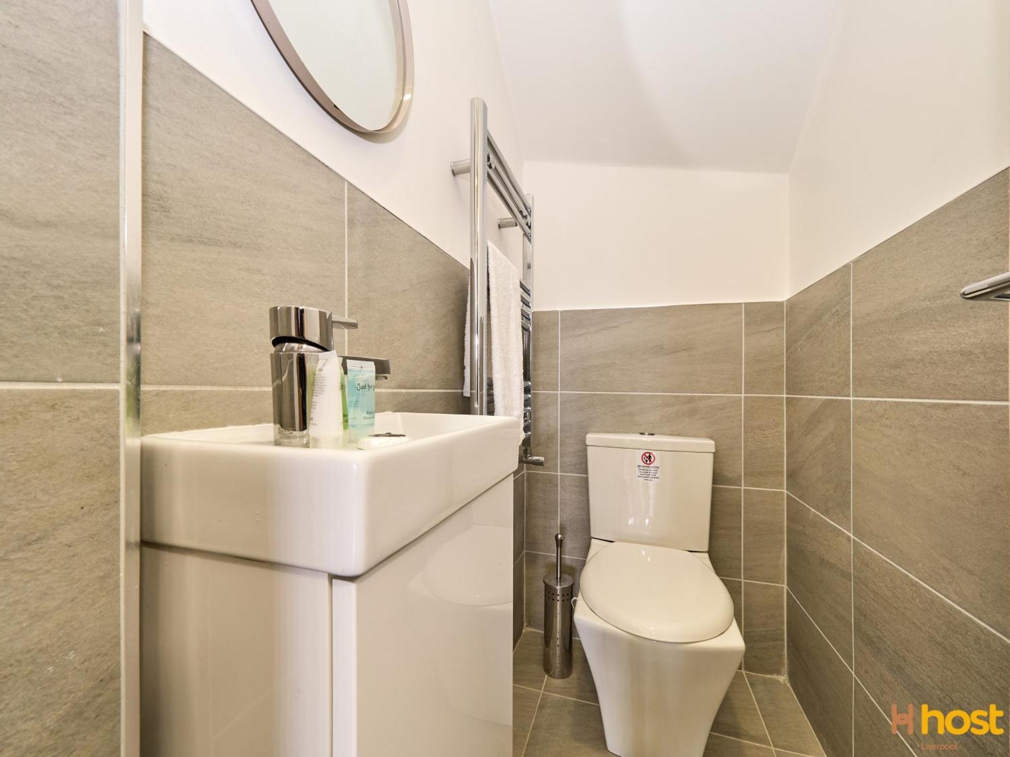 Host - Cozy Coliving, Connect & Enjoy Guest house Liverpool