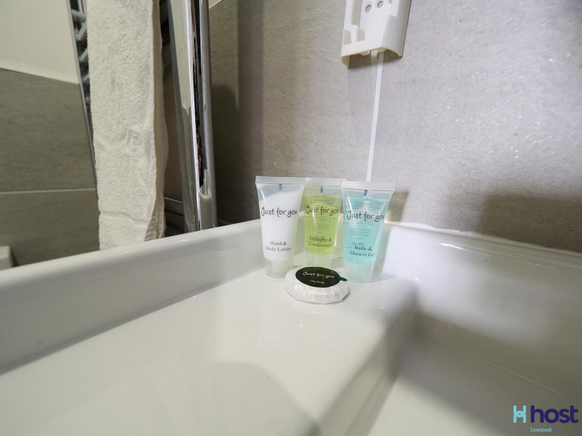 Host - Cozy Coliving, Connect & Enjoy Guest house Liverpool